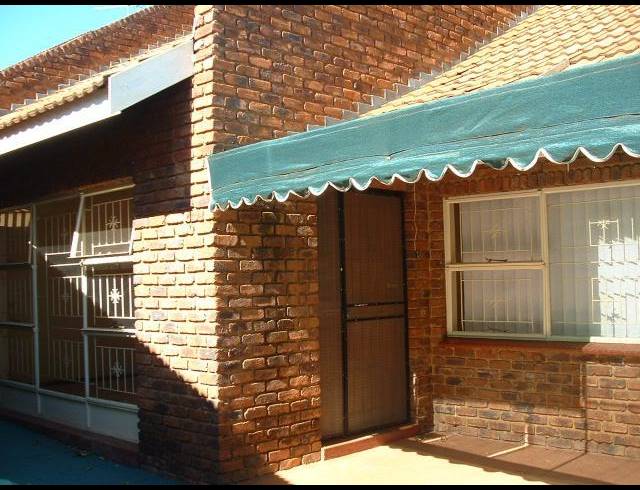 3 BEDROOM TOWNHOUSE FOR SALE IN MOKOPANE CENTRAL